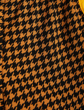 Load image into Gallery viewer, Houndstooth Shorts (ONLY 128/134 LEFT!)
